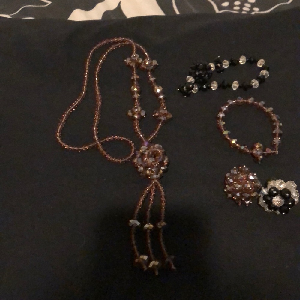 Free Nice bundle set 🦋 - Picture 2 of 8